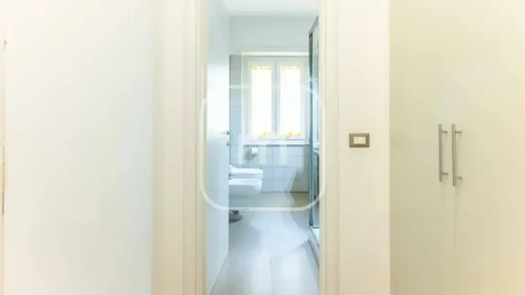 Esik - Apartment with Balcony in Cinecittà, Rome