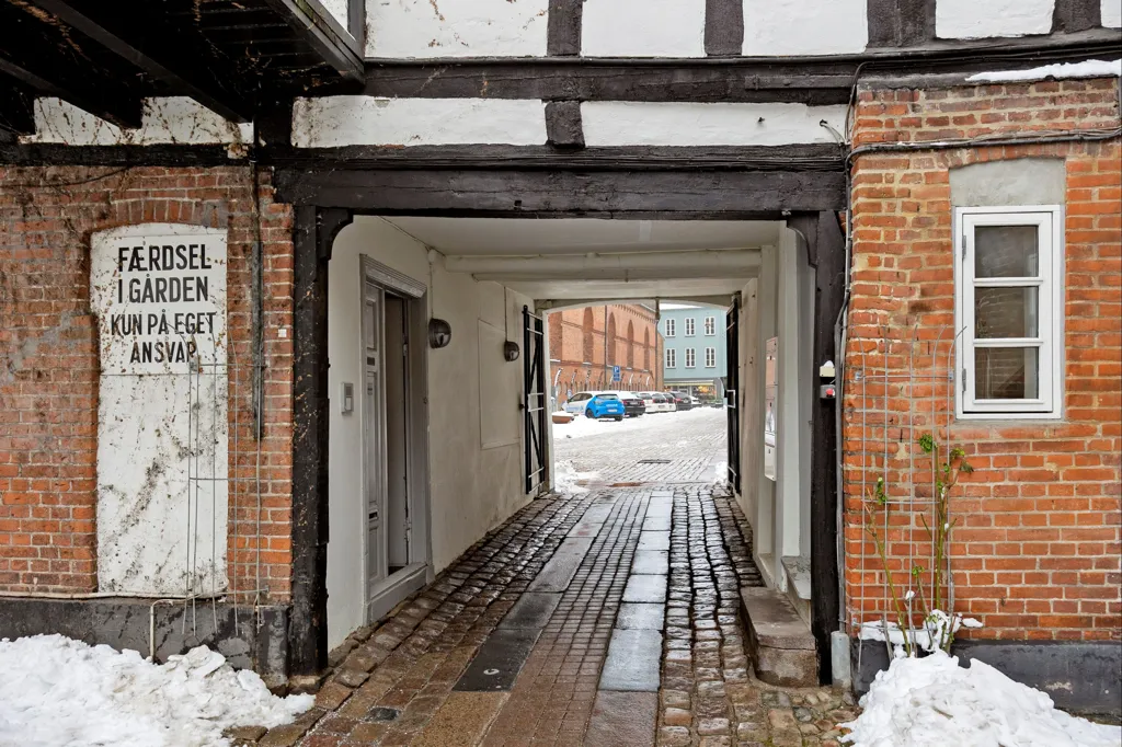 hallway_entrance
