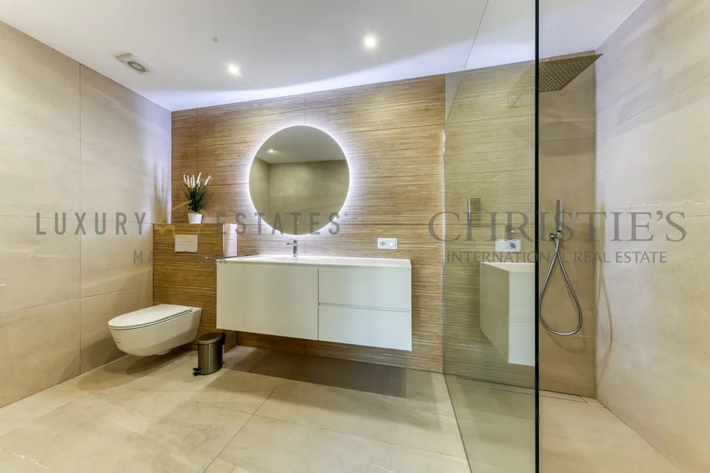 Salles de bain - Modern Villa with Sea Views in Cala Vinyas