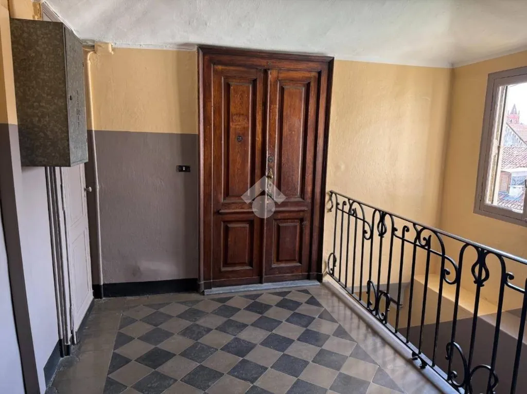Entrée - Liberty Style Flat with Ascender in Turin