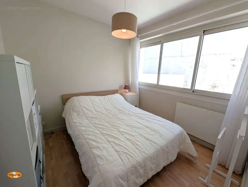 Bedrooms - Bright 2-Bed Flat near Port in Nice