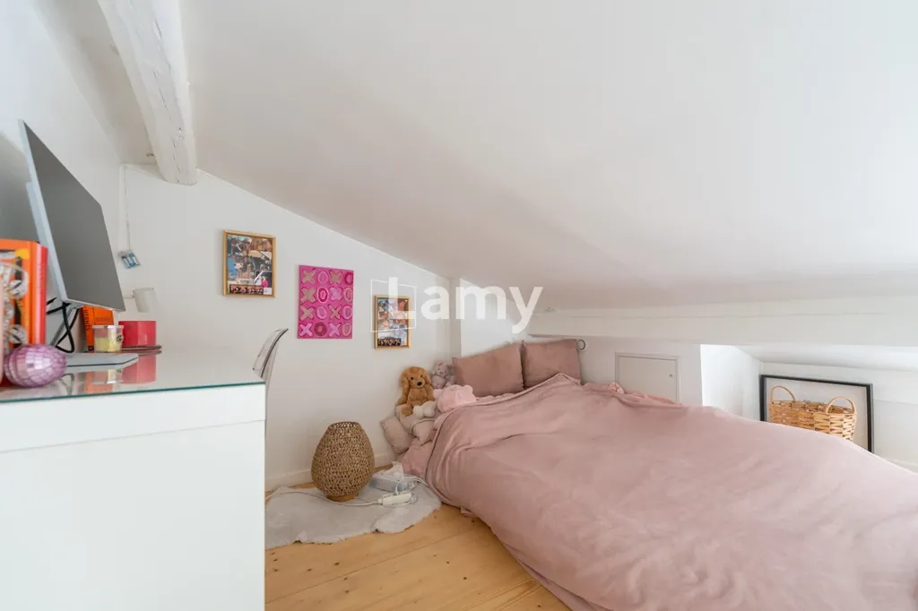 Camere da letto - Studio with Mezzanine in Historic Building