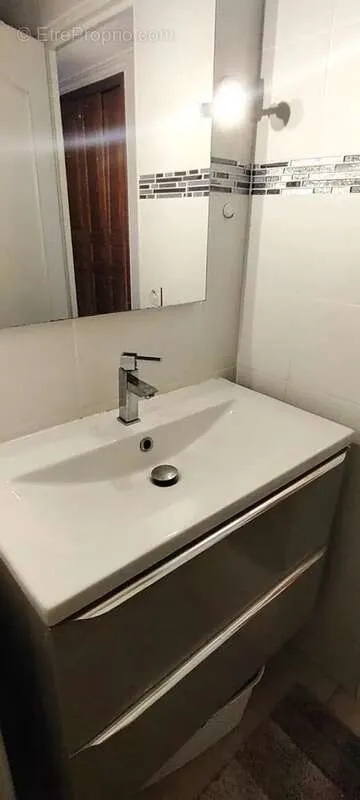 Vannitoad - Fully Renovated 5-Piece Flat with Terrace in Pasteur