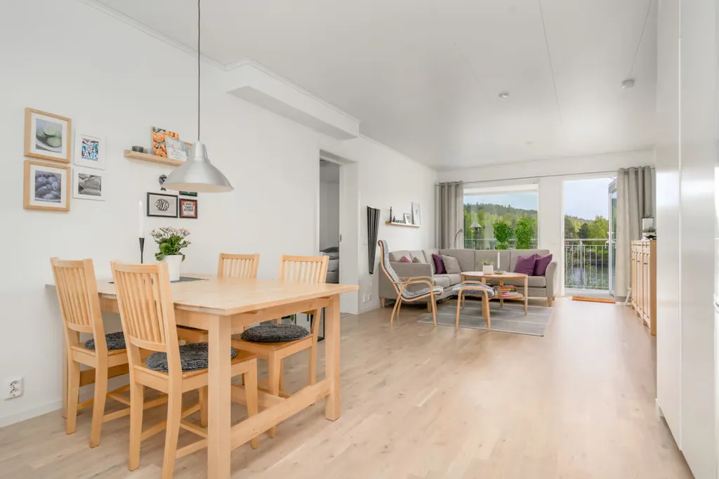 Salle à manger - Modern Flat with Ljungan View in Kvissleby