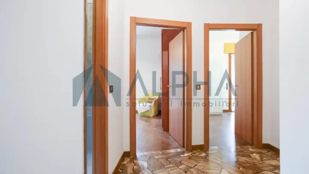 Entrée - Rearranged Apartment with Balcony in Cesena