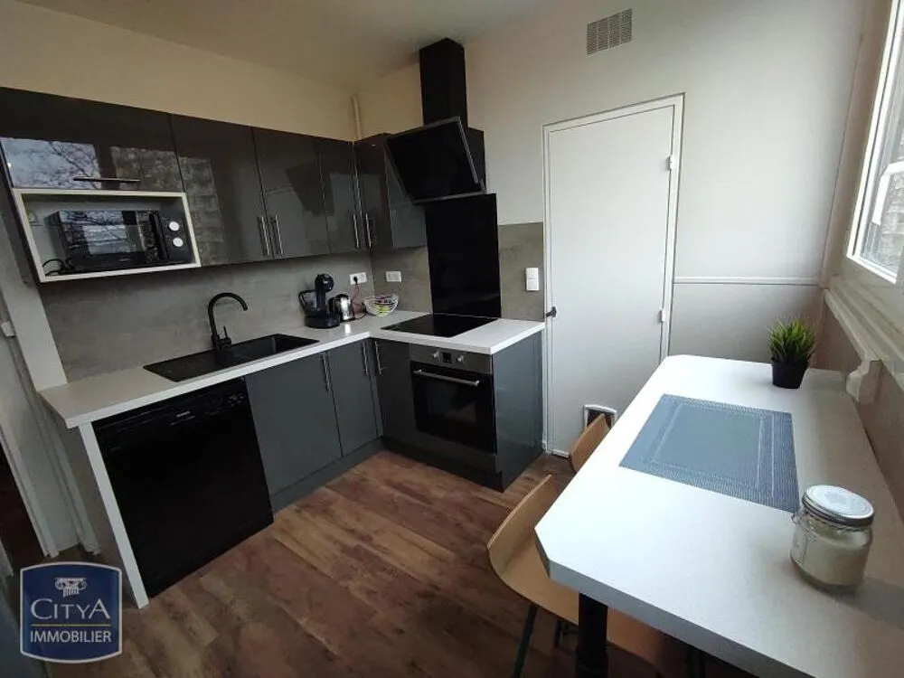 Köök - Renovated Flat with Balcony in Limoges