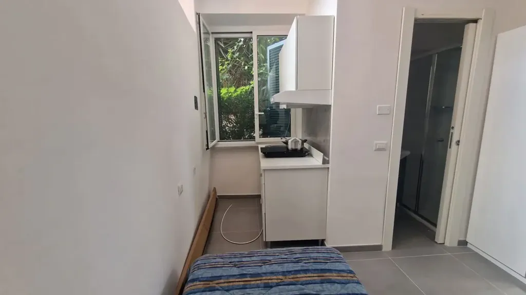 Cucina - Rented Studio with Central Location in Naples