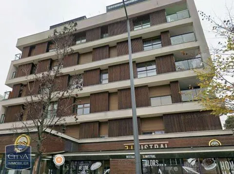 Exterior - Modern Apartment with Balcony in Bobigny