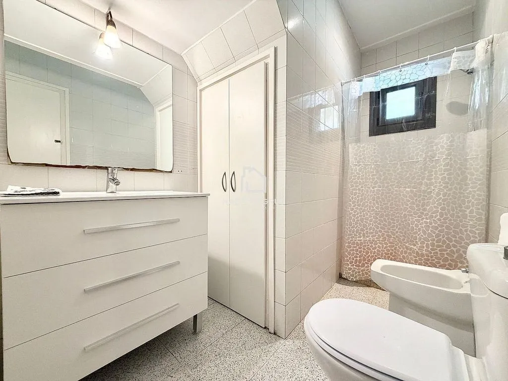 Vannitoad - Semi-detached House with Pool in Manlleu