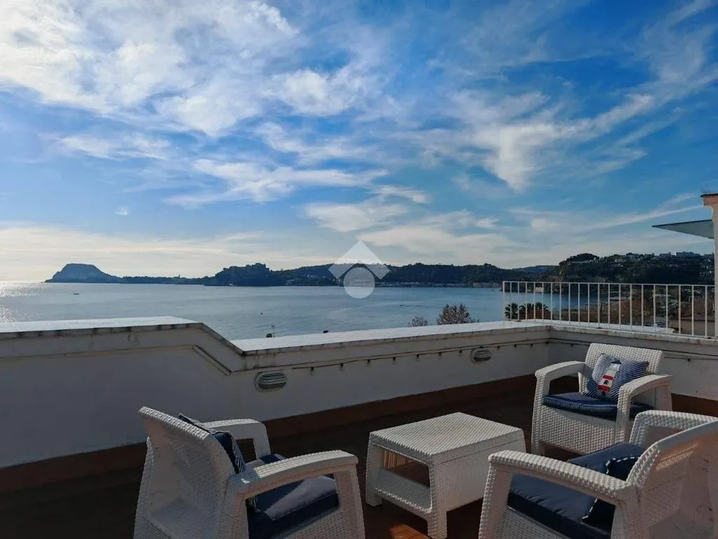 Terrass - Luxury Apartment with Panoramic View in Lucrino