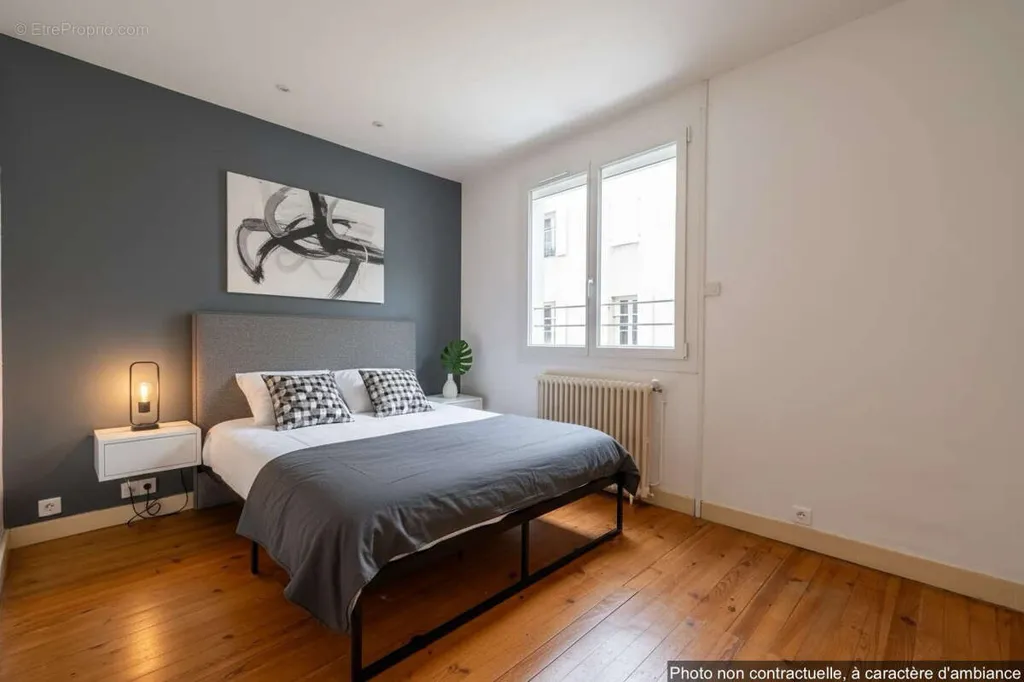 Chambres - Maison de ville avec commerces à proximité à Saint-Jacques