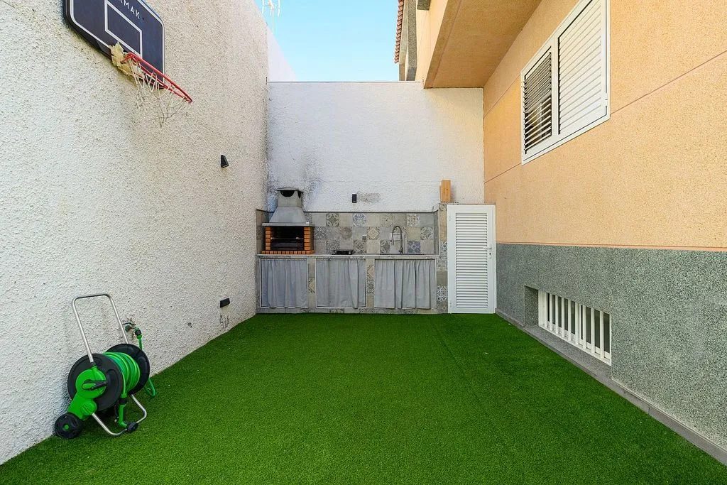 Aed - Terraced House with Pool in Las Mesas