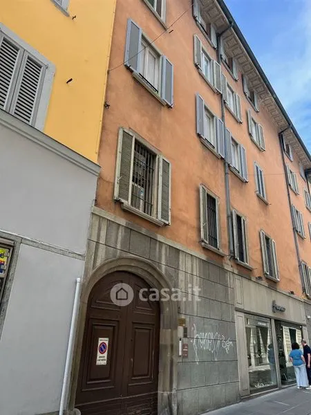 Välivaade - Rented Flat with Lift in Bergamo Centre