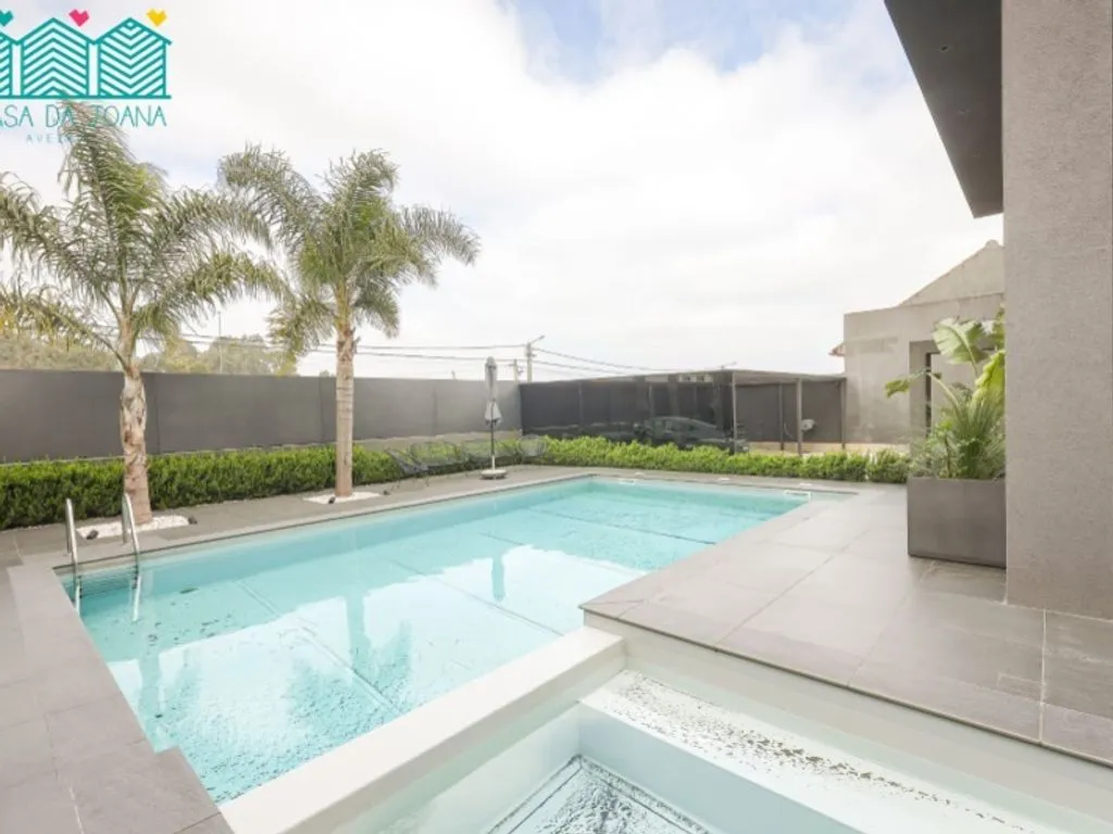 Pool - Luxury Villa with Pool in Azurva, Aveiro