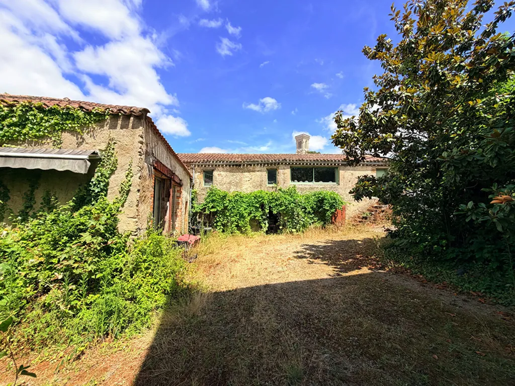 Jardin - Propriété Ancienne avec Vue sur Château à Apremont