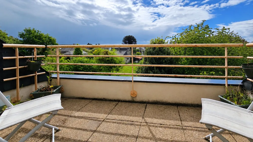 Rõdu - Bright 3-Bed Apartment with South Terrace in Ploërmel