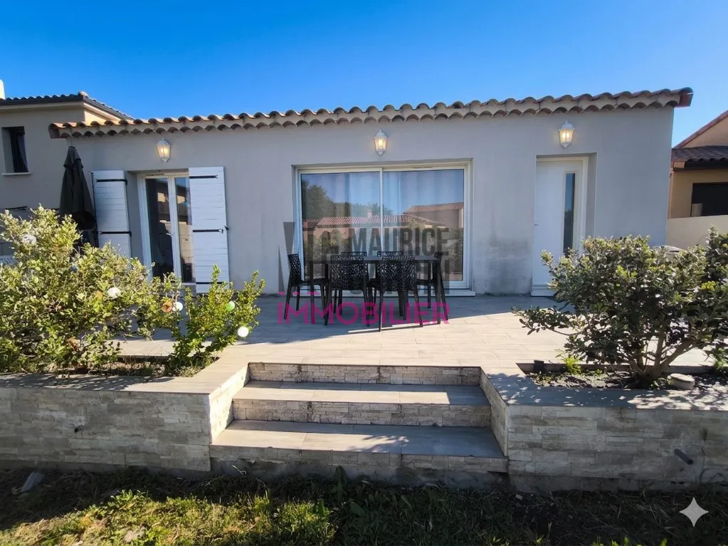Terrass - Contemporary Flat with Terrace in Bedarrides