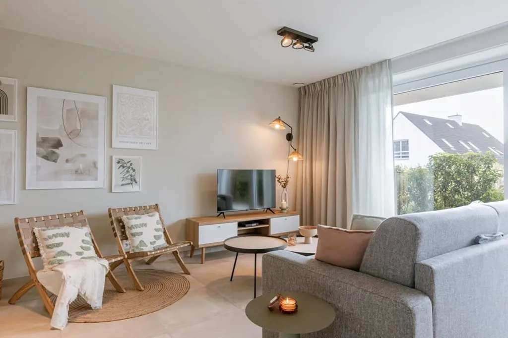 Living Room - South-Facing Apartment with Pool in Sailors' Park