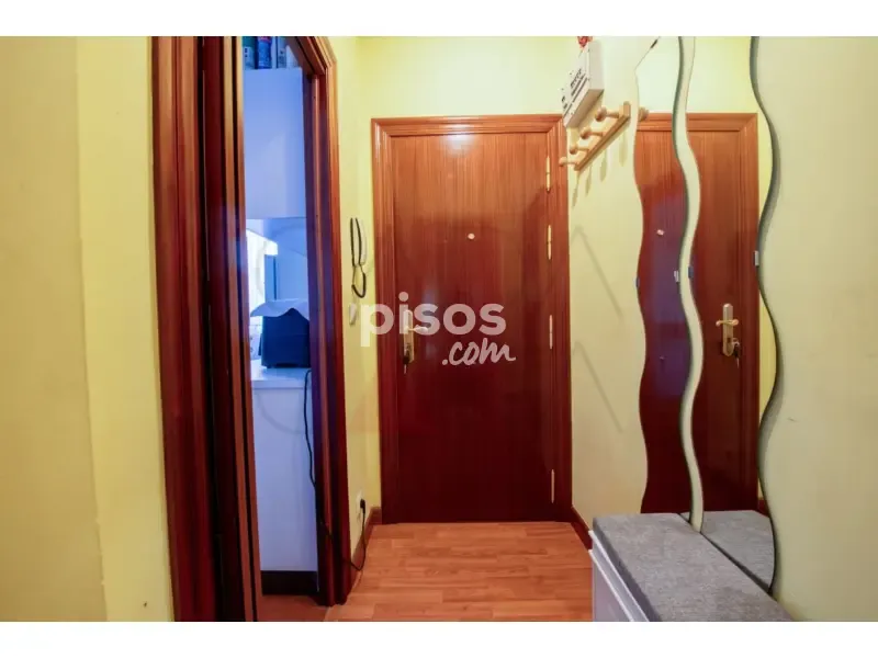 Esik - Third Floor Flat with South-Facing Views in Santander
