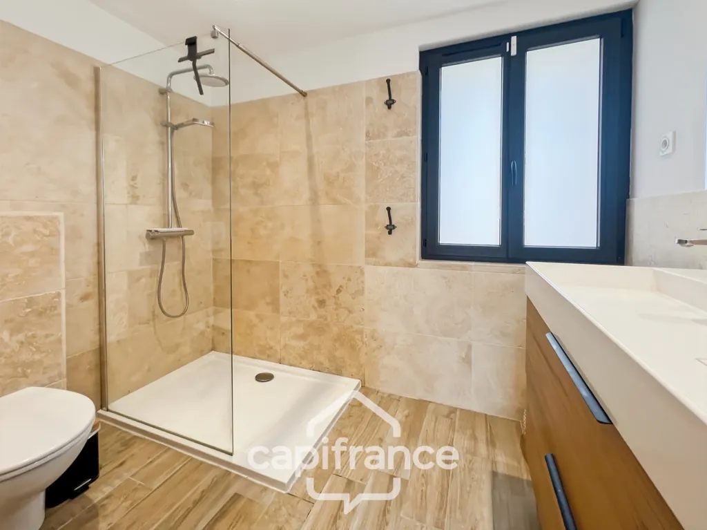 Vannitoad - Contemporary House with Pool in La Garde