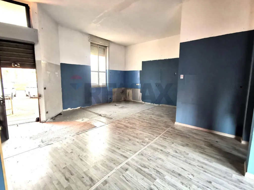 Pièces - Office Space near Autostrada, Busto Arsizio