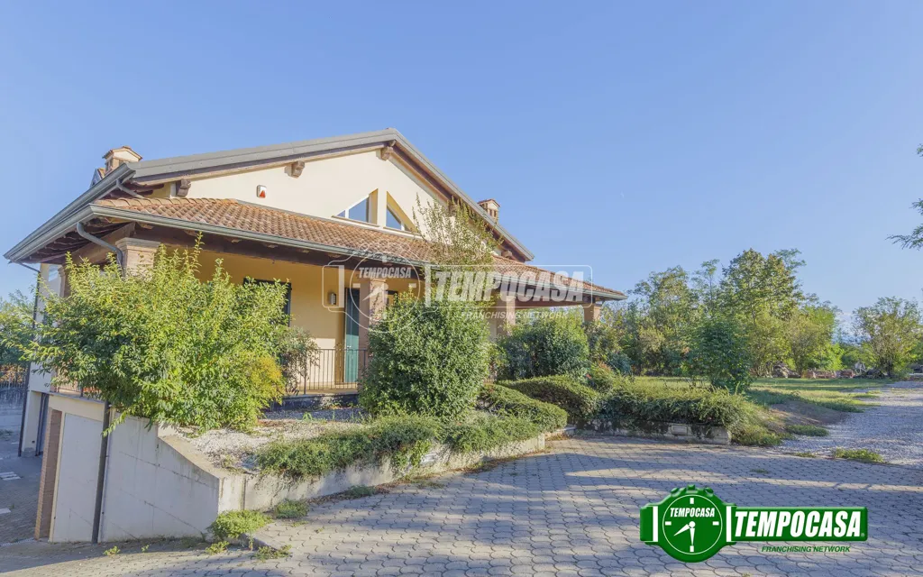 Extérieur - Modern Villa with Garden in Piacenza