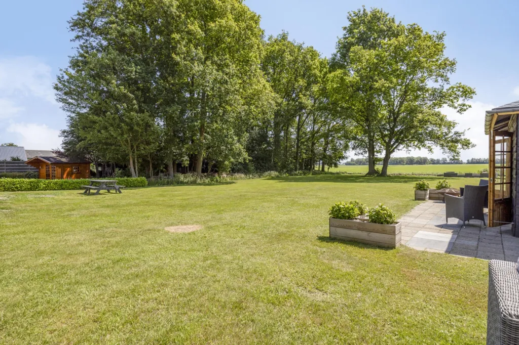 Jardin - Modernised House with Canal View in Bergentheim