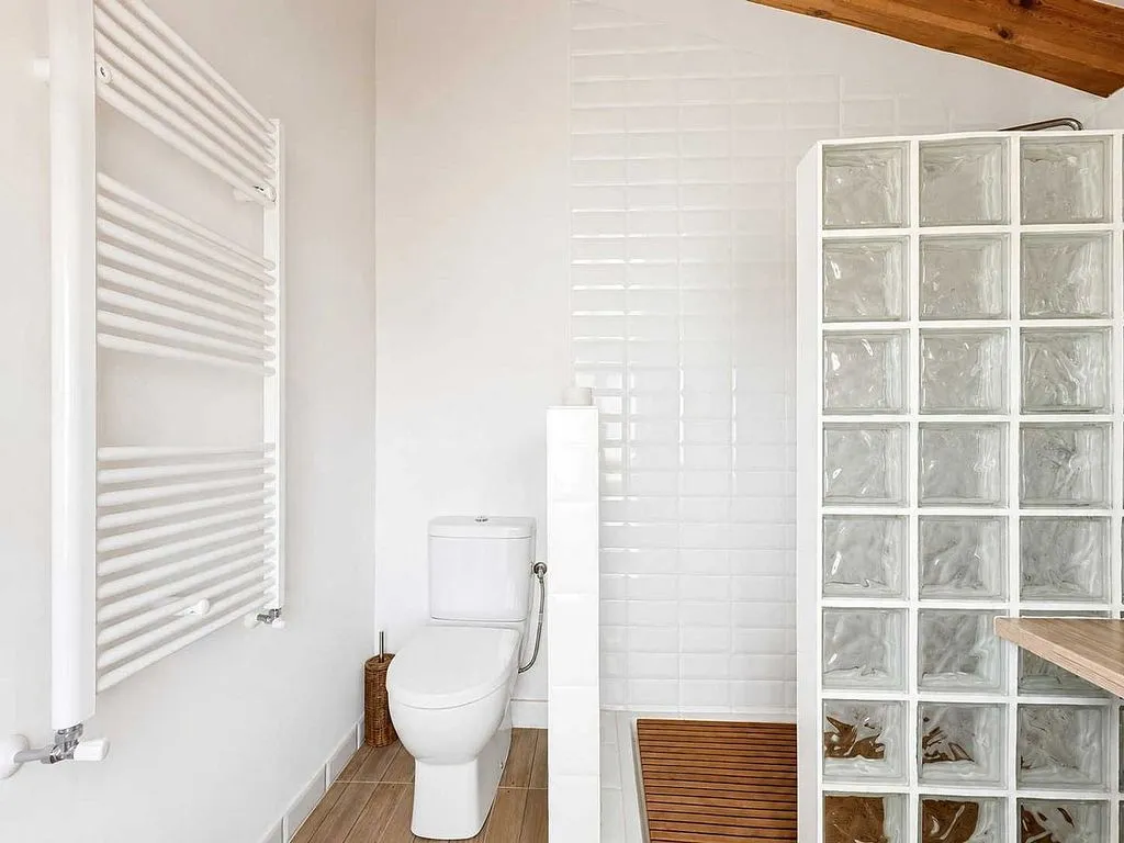 Salles de bain - Rustic House with Pool in Torre del Rico