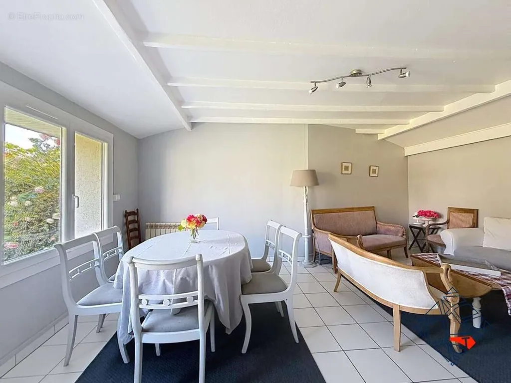 Dining Room - Two-Home Ensemble with Garden in Notre-Dame-De-Bondeville