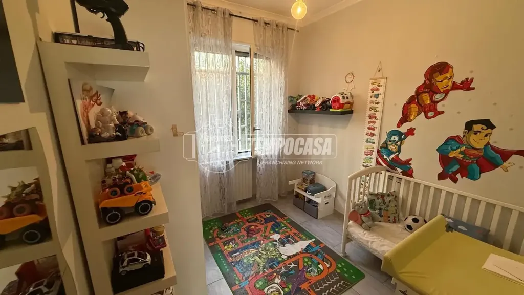 Camere da letto - Appartamento con giardino condominiale a Napoli