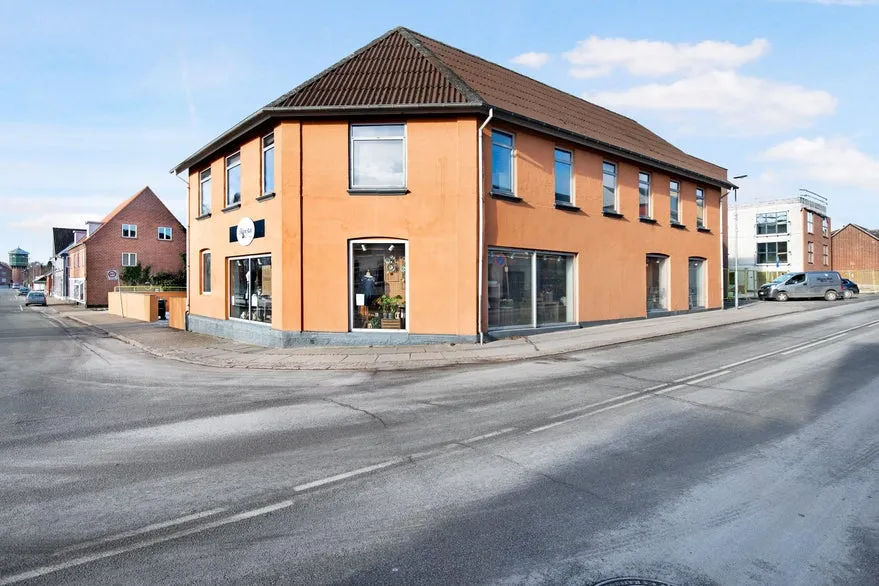 Extérieur - Mixed-Use Property near Railway in Ryomgård