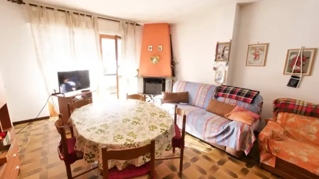Dining Room - Apartment with South View in Aprica
