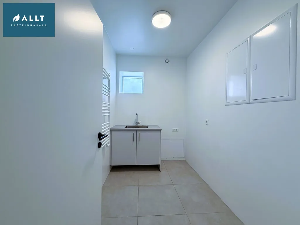 Pesuköök - Modern Apartment with Balcony in Reykjanesbær