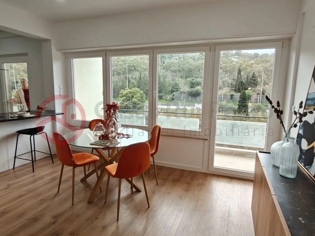 Söögituba - Luxury Flat with Patio in Benfica, Lisbon