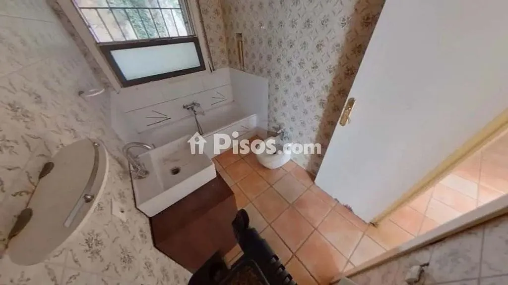 Vannitoad - Three-Bedroom House near Blanes Beach