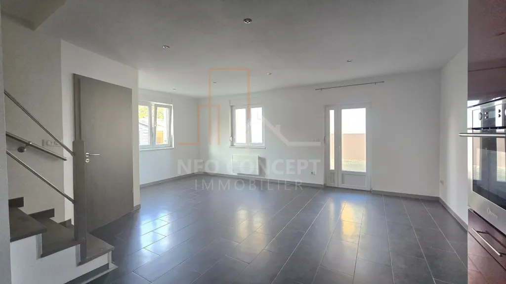 Elutuba - Triplex Flat with Terrace in Quiet Copropriété