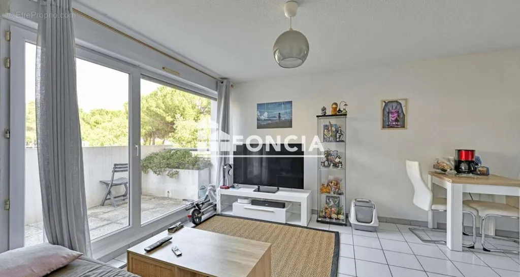 Séjour - Appartement T2 avec Terrasse dans Résidence Calme