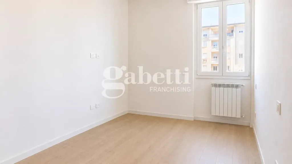 Toad - Fully Rented Trilocale with Balcony in Florence