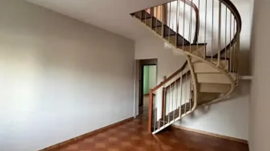 Toad - Duplex with Balcony in Maddaloni