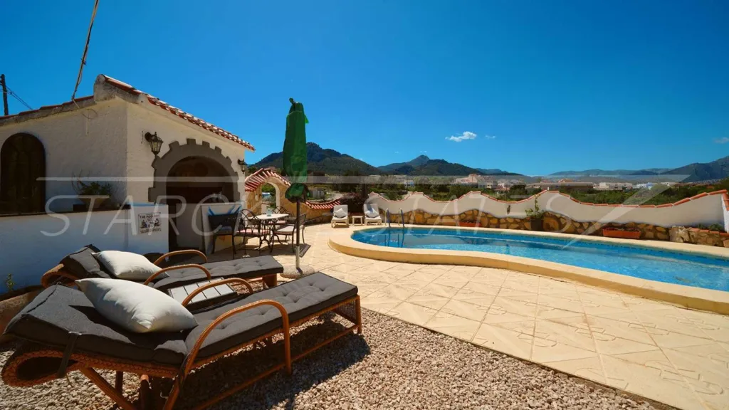 Bassein - Villa with Pool in Orba