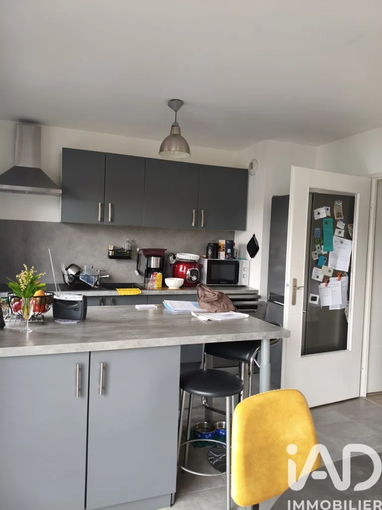 Köök - Modern Flat with Balcony in Neuville-en-Ferrain
