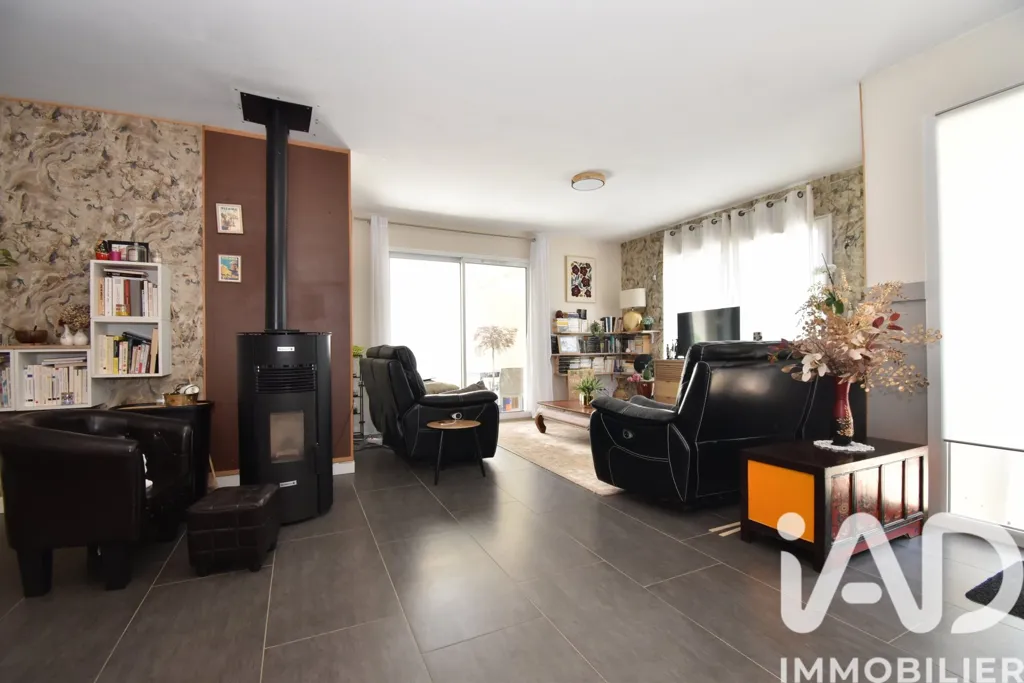 Séjour - Maison 5 Pièces avec Terrasses à Proximité
