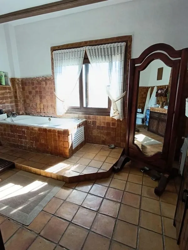 Salles de bain - Rustic Farmhouse with Land near Huerta