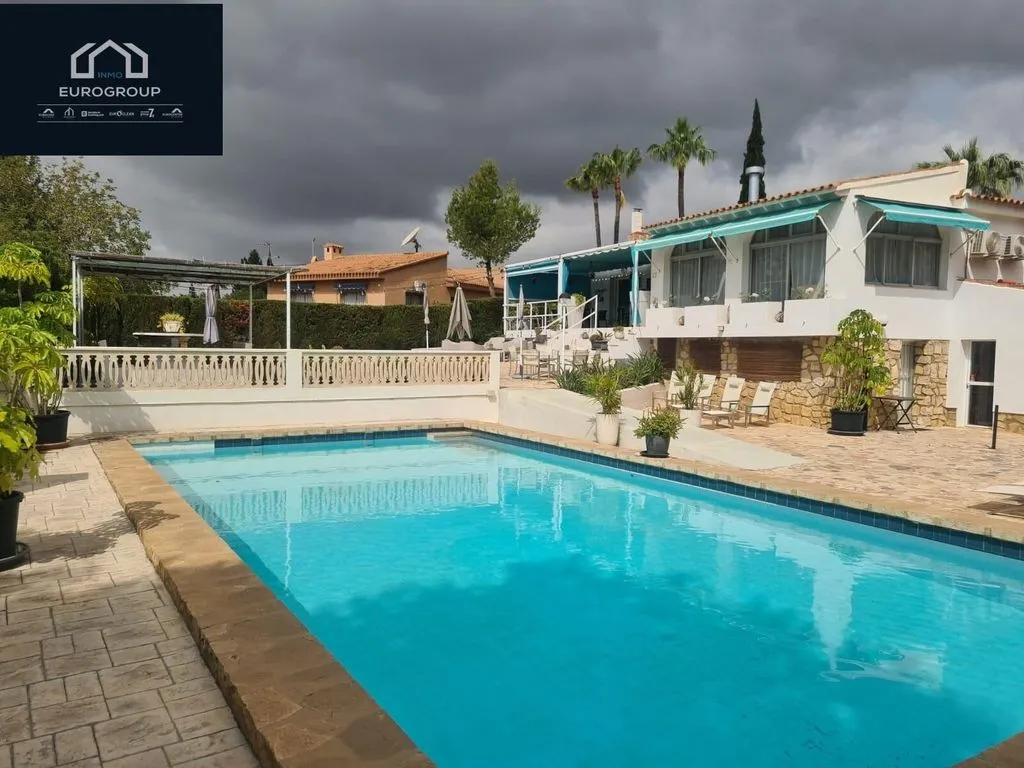 Bassein - Chalet with Pool in La Nucia, Valencia