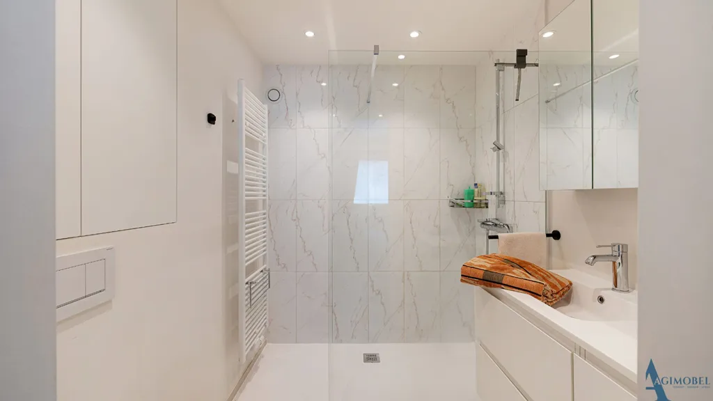 Baños - Renovated Corner Flat with Sea View on Rubensplein
