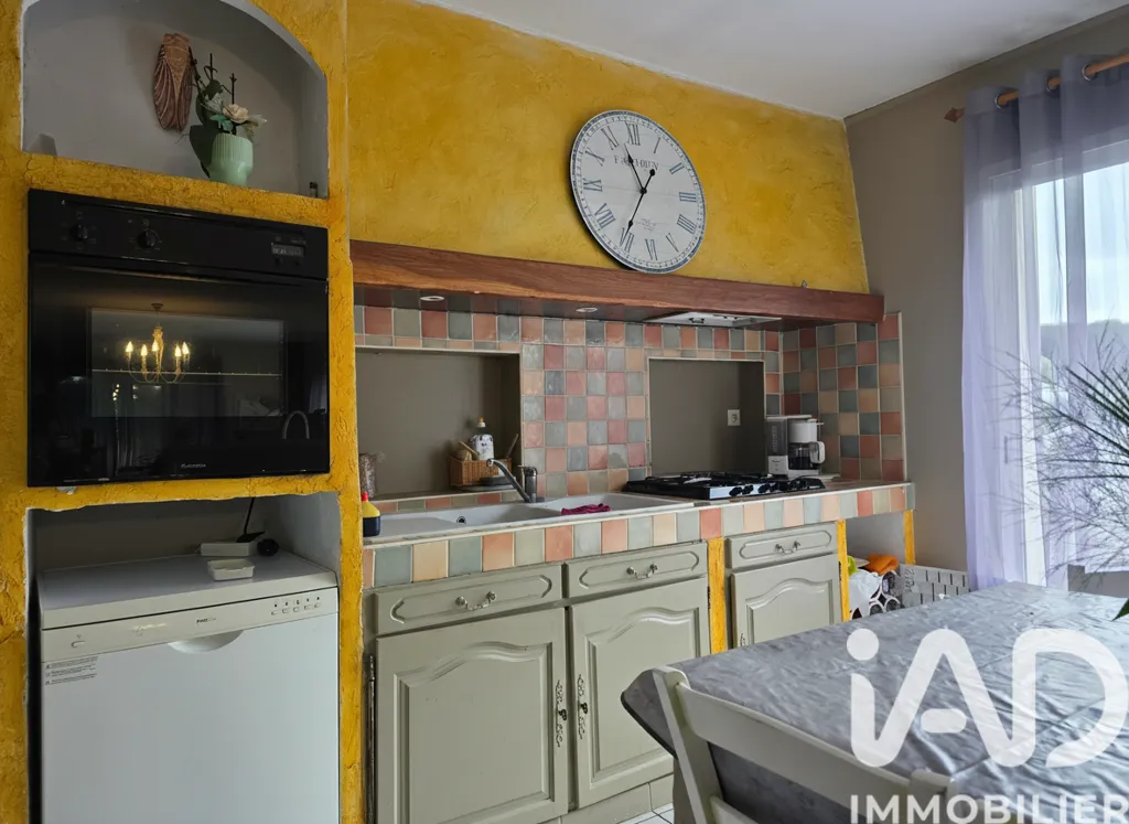 Kitchen - Spacious House with Garden in Plédéliac
