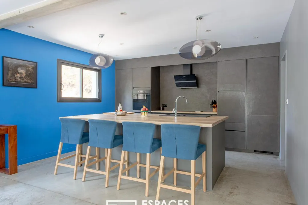 Cucina - Contemporary House with Pool near Beaucaire