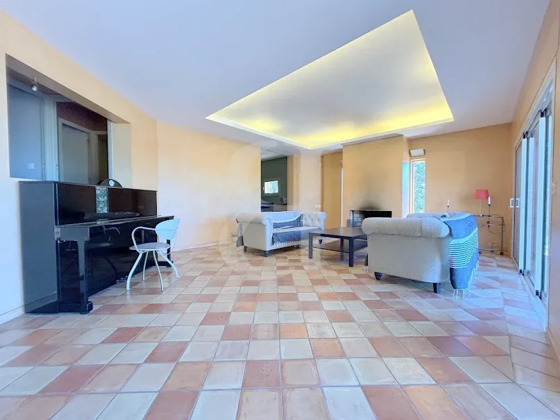 Elutuba - Architectural Villa with Panoramic View near Cavaillon
