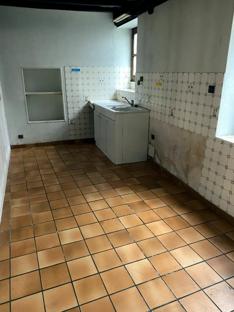 Cucina - Spacious Town House with Courtyard in Cuisery