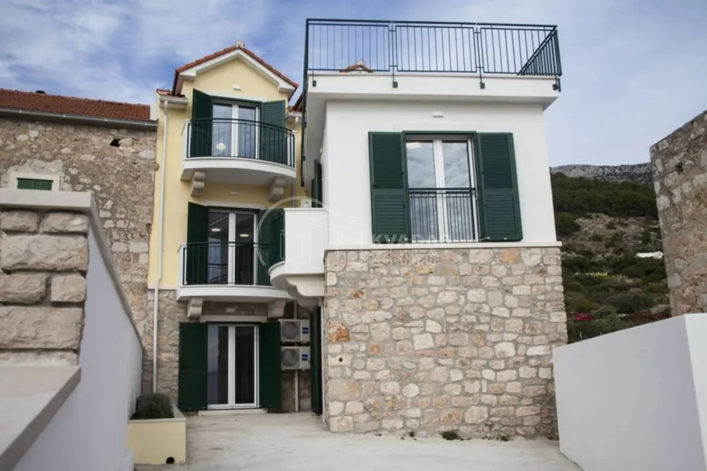 Esterno - Three-Bedroom Apartment with Sea View in Bol